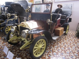 CASTEL AUTOMOBILE CLUB - 