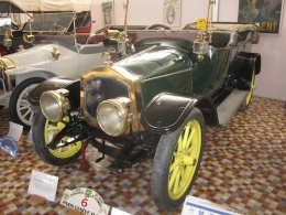 CASTEL AUTOMOBILE CLUB - 