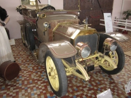 CASTEL AUTOMOBILE CLUB - 