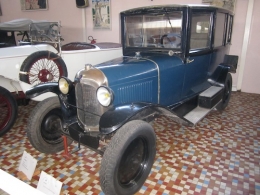 CASTEL AUTOMOBILE CLUB - 